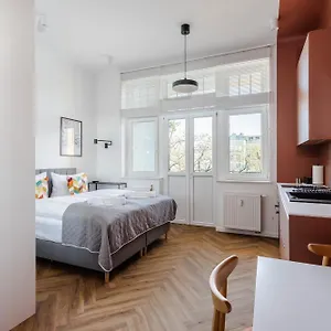 Przytulne I Komfortowe Studia Very Berry W Poznaniu By Renters , Poznań Polska