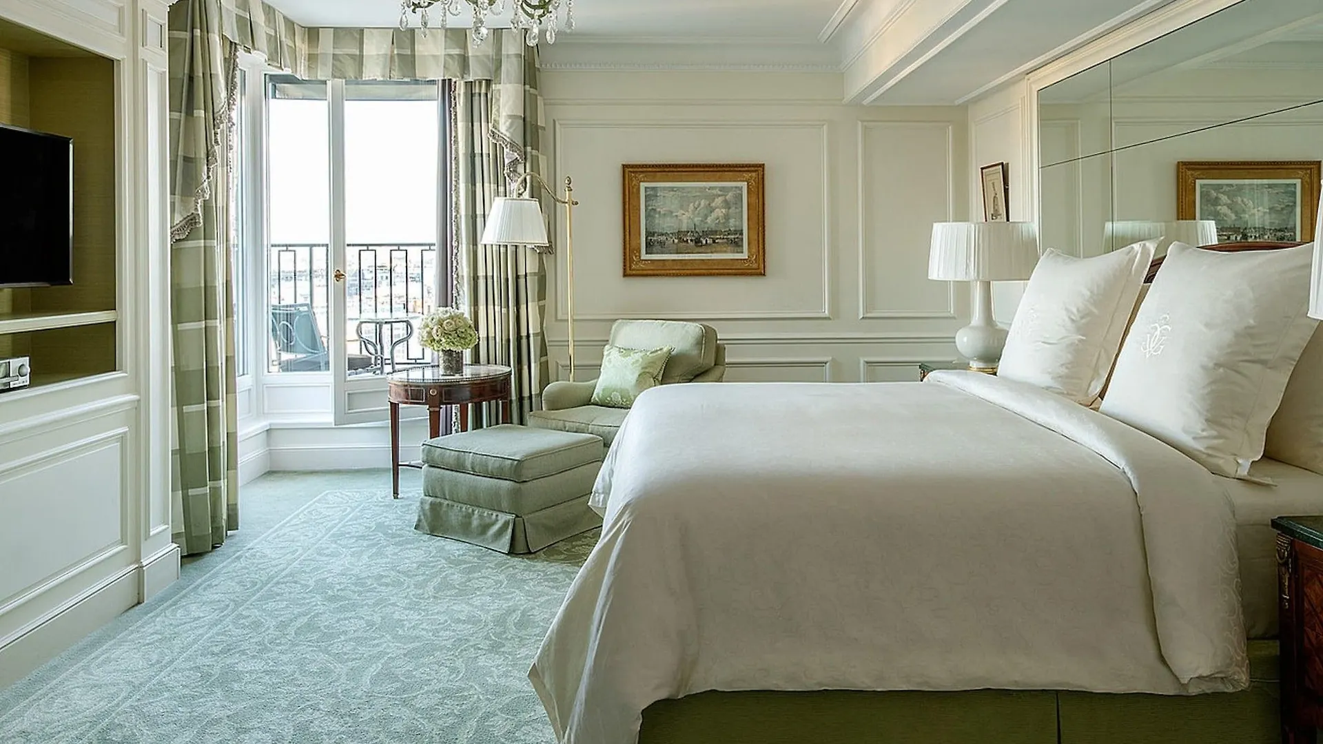 *****  Four Seasons Hotel George V Paris France