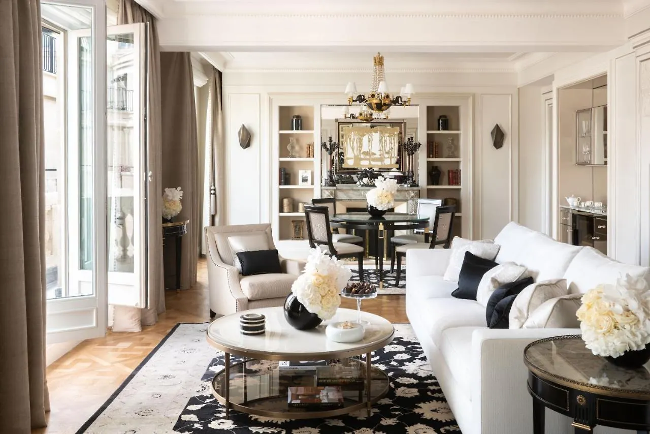 Four Seasons Hotel George V Paris 5*,