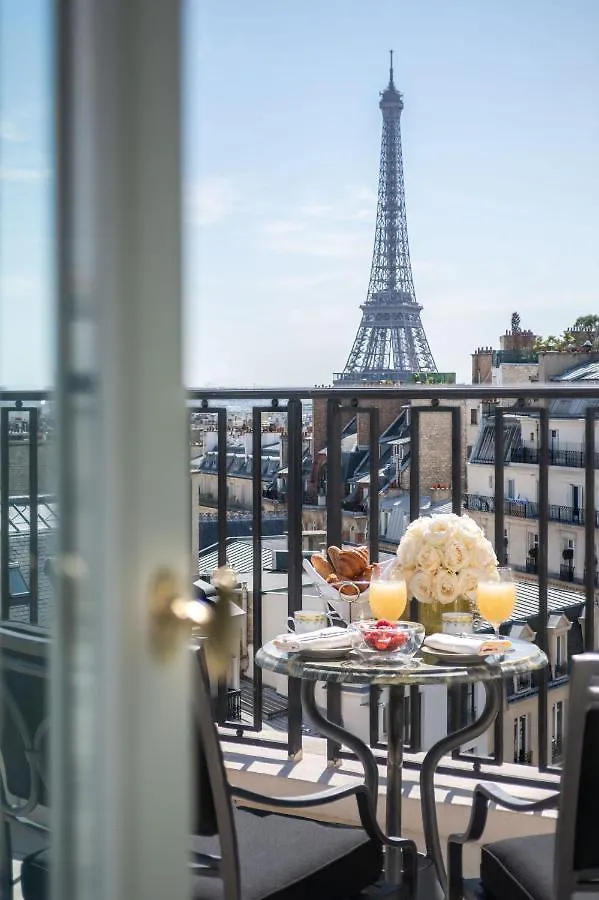 *****  Four Seasons Hotel George V Paris France
