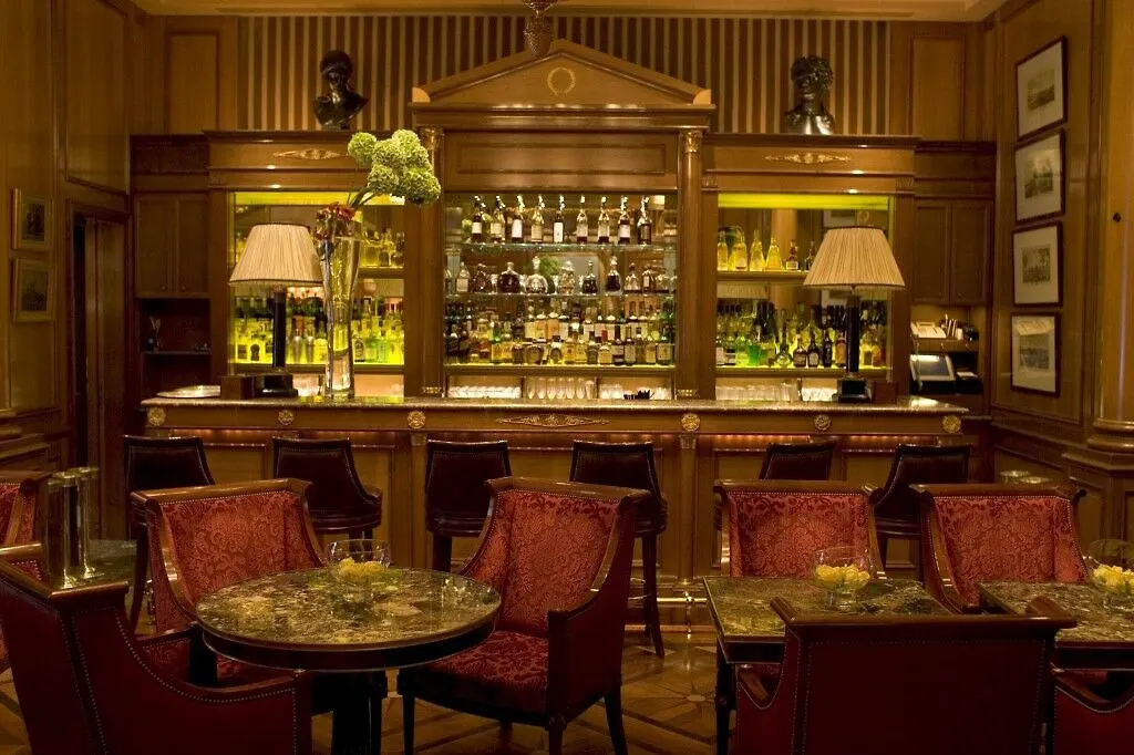 Four Seasons Hotel George V Paris